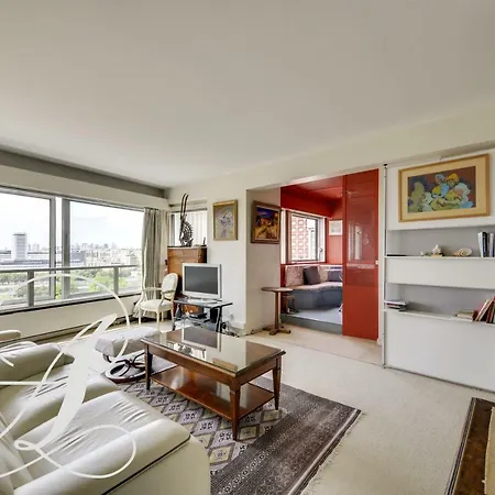 Tower Apartment *